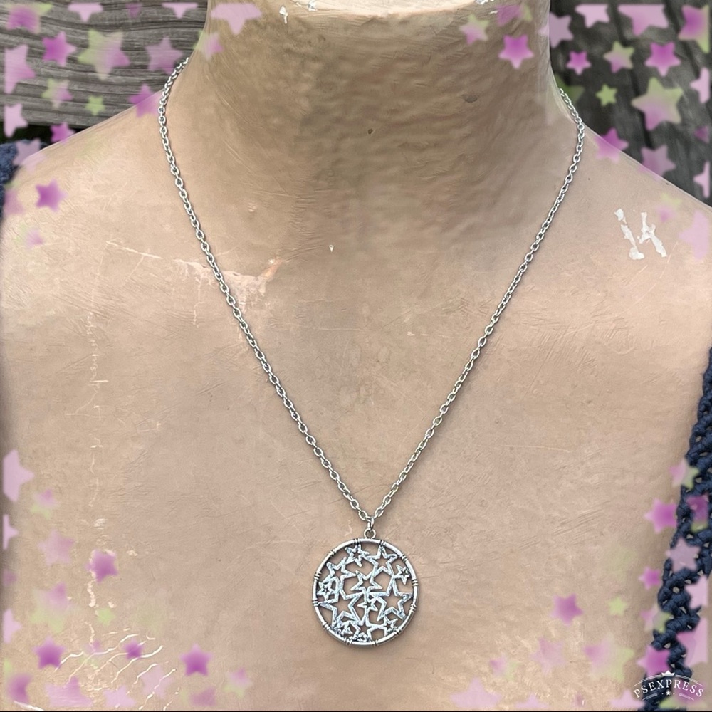 - Silver Circle Star Pendant Necklace! NEW!